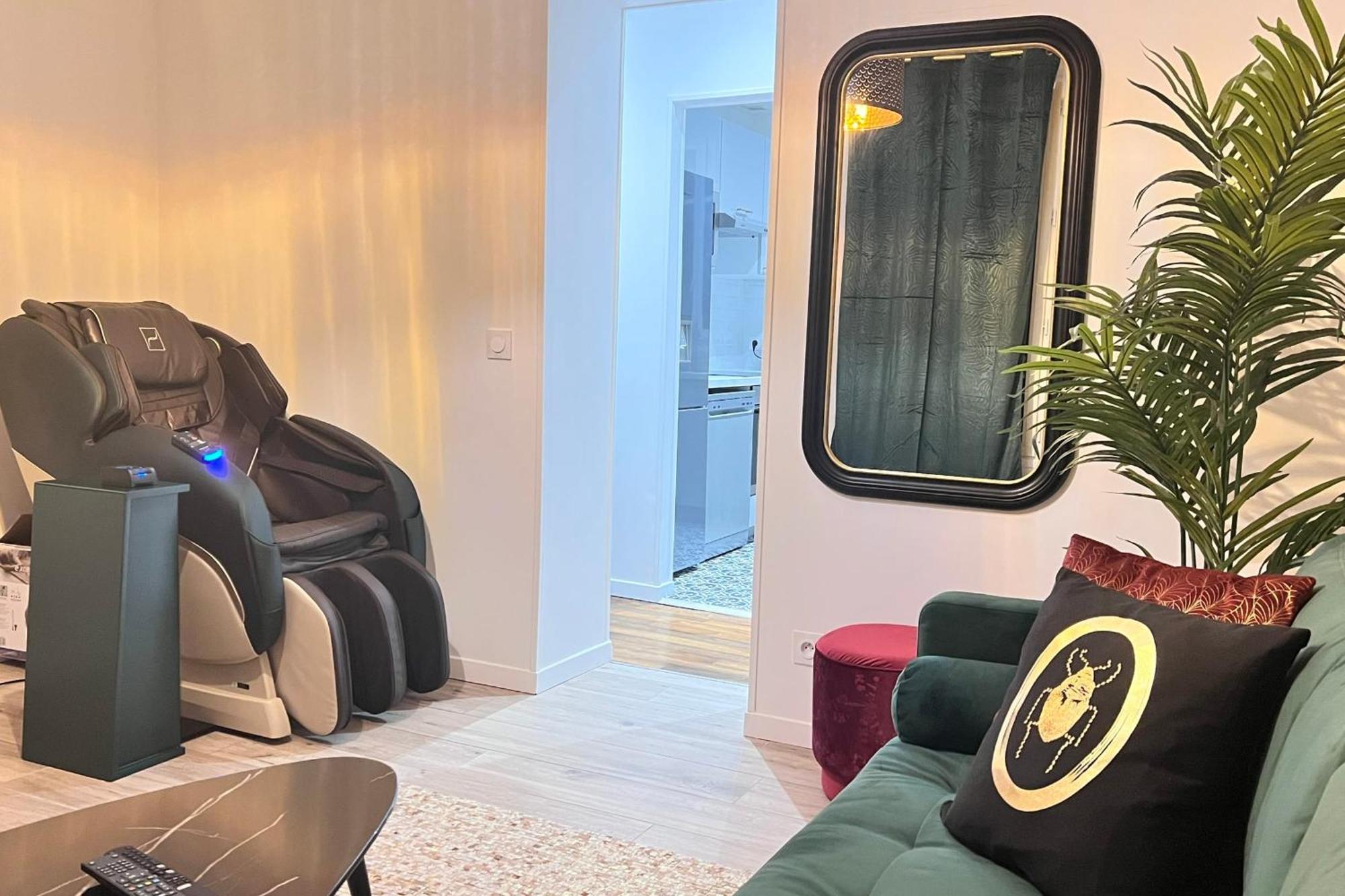 V18 Luxueux Tram Disney Paris Вильмомбль Экстерьер фото
